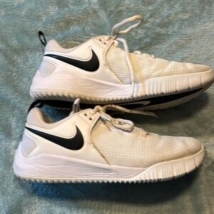 Nike volleyball court shoes